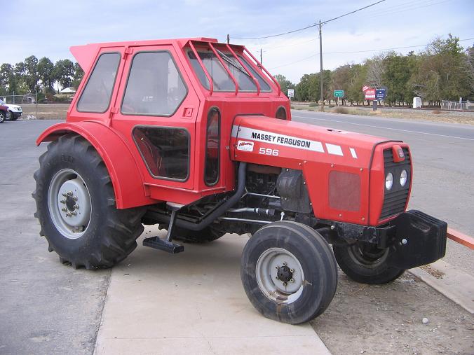 Massey Ferguson 596